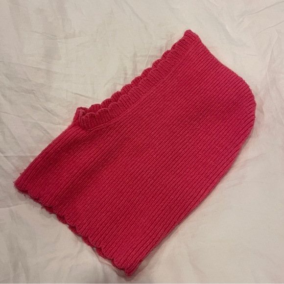 Damson Madder scalloped edge hood - Picture 6 of 8